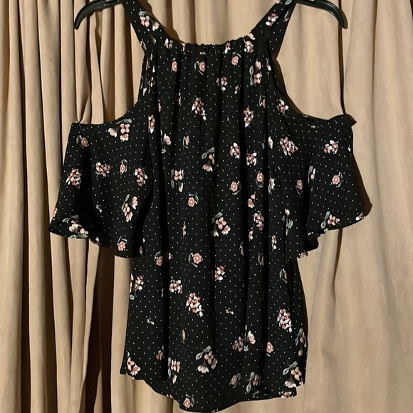 Top - Picture 2 of 4